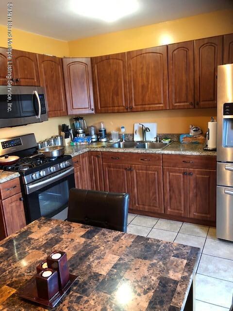 223 Skyline Dr, Staten Island, NY 10304 - photo 2