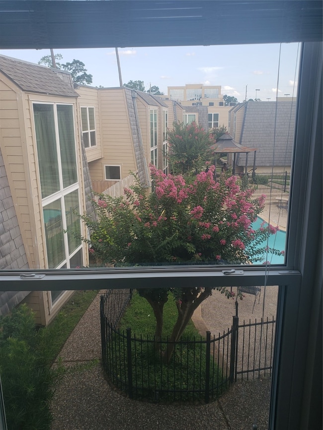 16120 Stuebner Airline Rd unit 603, Spring, TX 77379 - photo 2