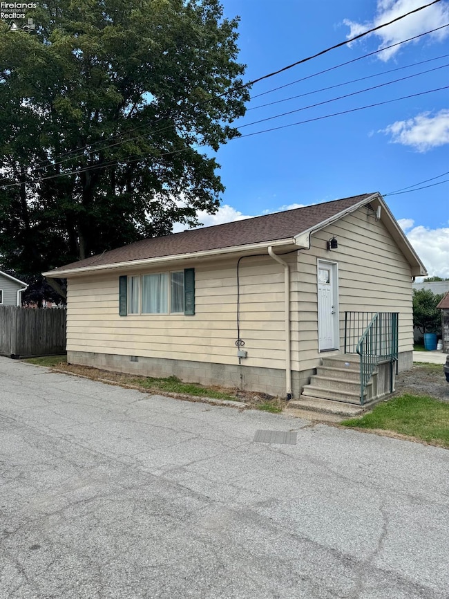 9 Herrick Aly, Monroeville, OH 44847 - photo 2