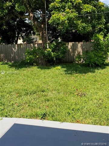 2420 Kingston Dr, Miramar, FL 33023 - photo 6