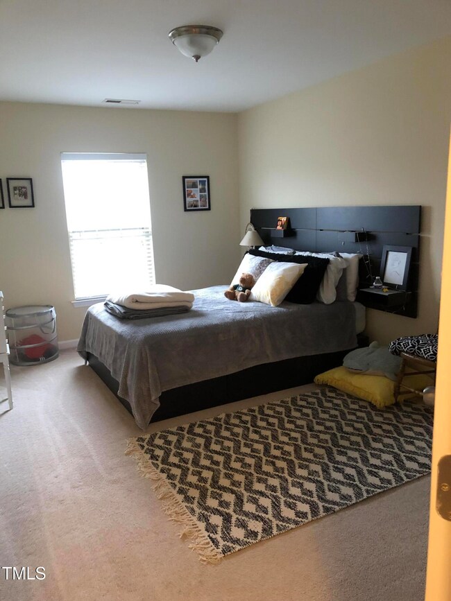 3rd bedroom 1