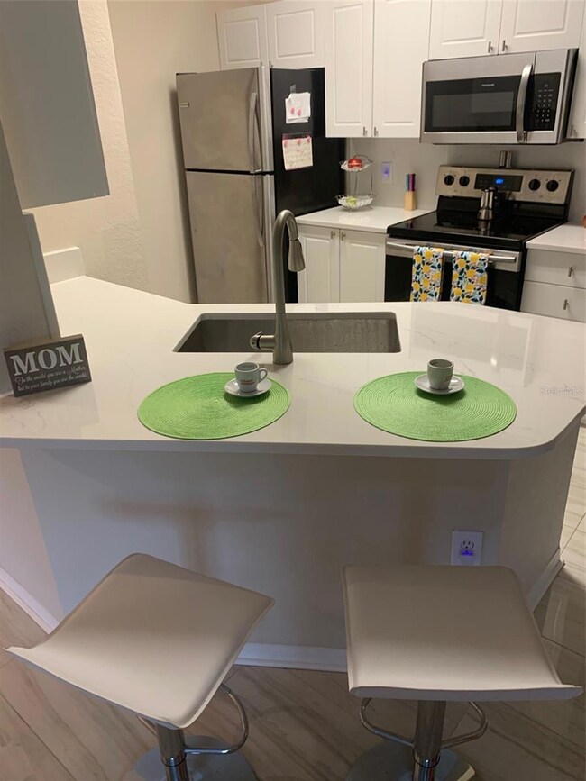 5140 Northridge Rd unit 204, Sarasota, FL 34238 - photo 2