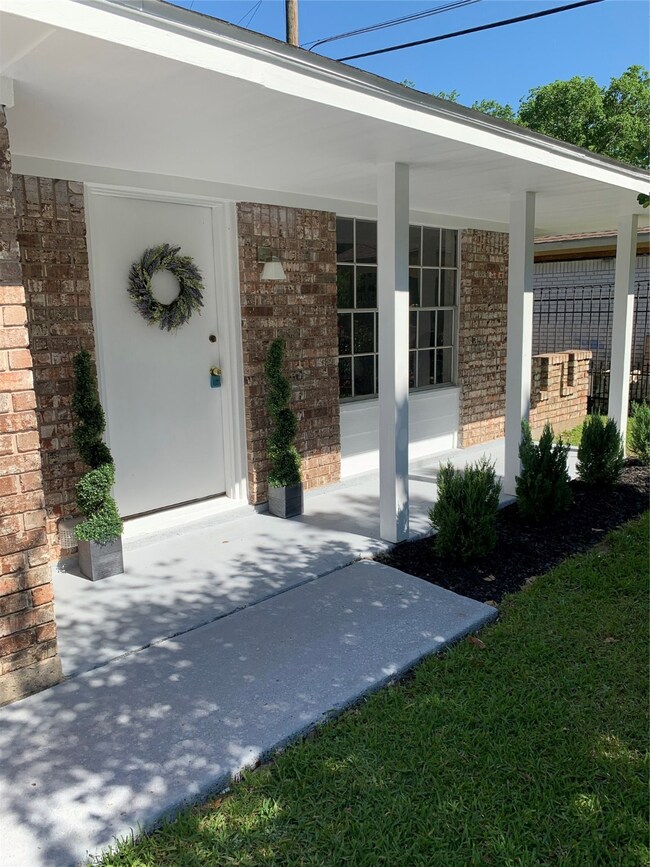 11818 Plum Meadow Ln, Houston, TX 77039 - photo 3