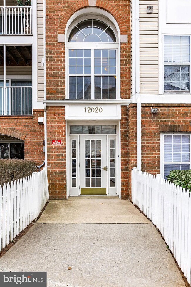 12020 Amber Ridge Cir unit B104, Germantown, MD 20876 - photo 5