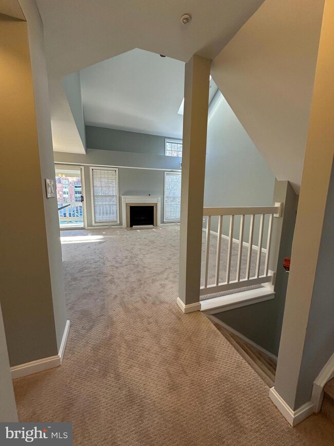 6972 Ellingham Cir unit 72, Alexandria, VA 22315 - photo 4