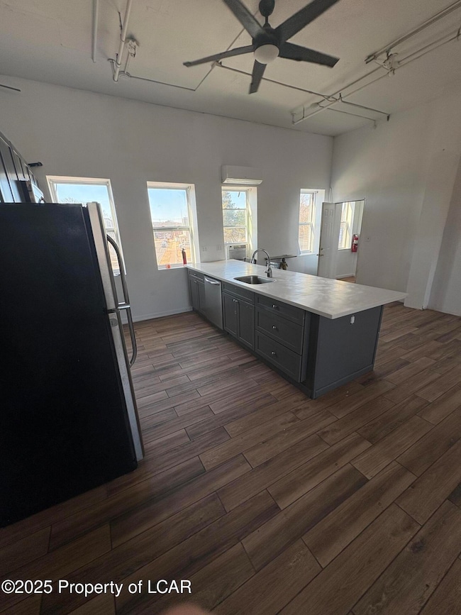 152 Horton St Photo 3