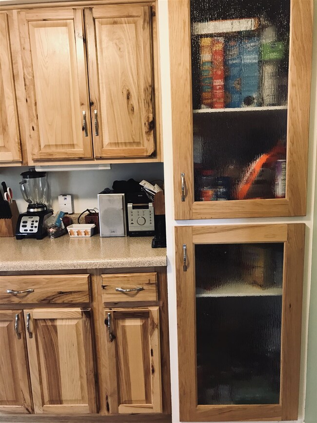 106 S Dewey St, Auburn, IN 46706 - photo 4