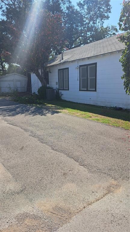 206 N Riverside Dr, Fort Worth, TX 76111 - photo 3