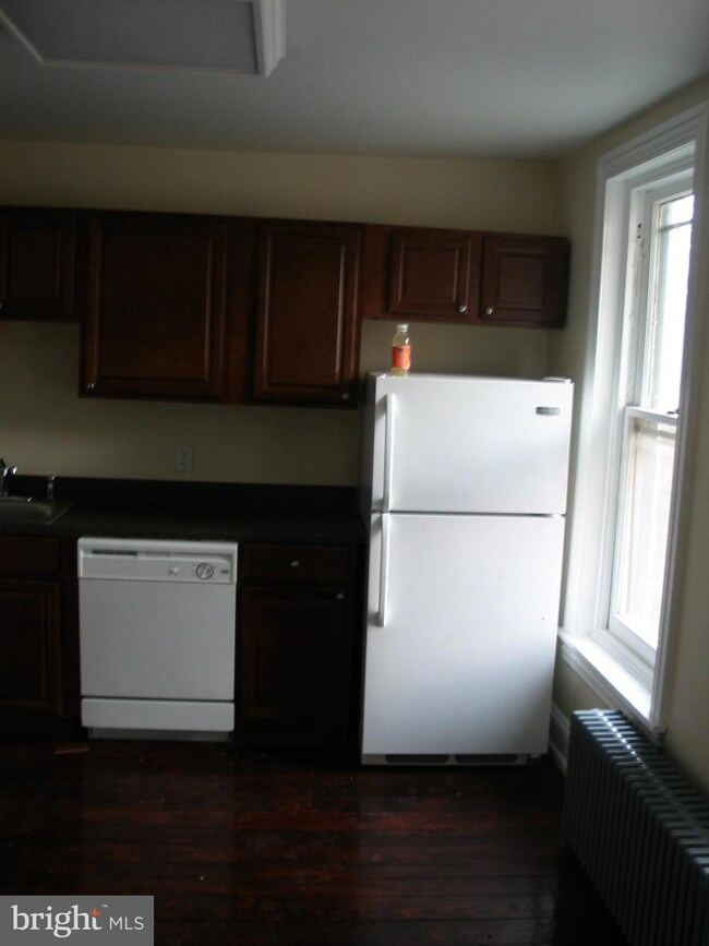 306 S Union St unit 2, Kennett Square, PA 19348 - photo 5