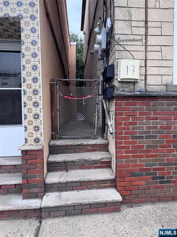 17 Green Ct, Lodi, NJ 07644 - photo 2