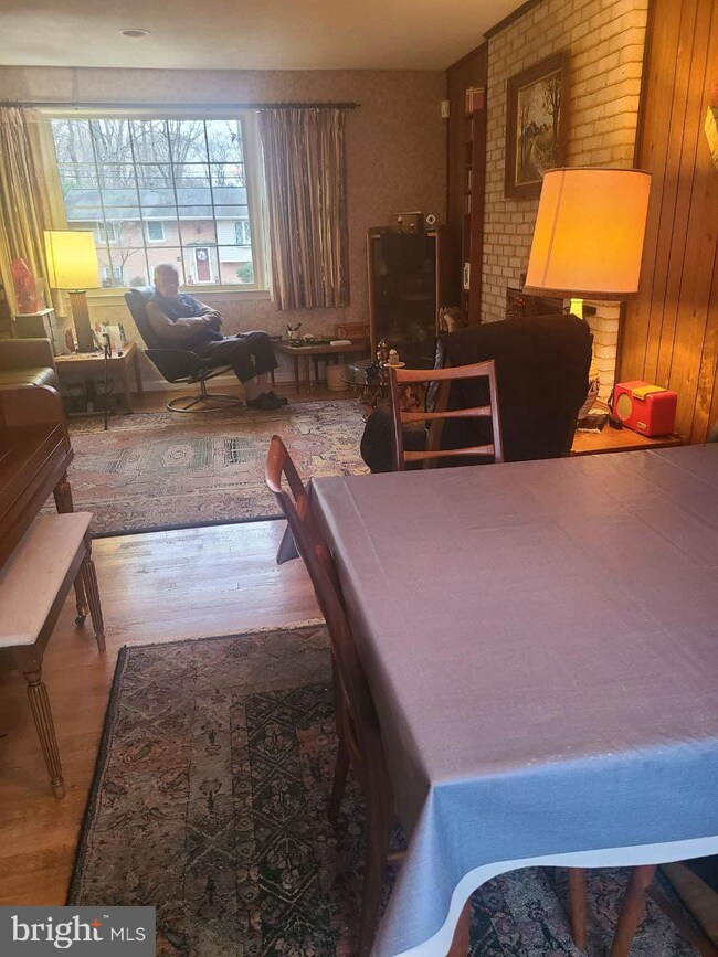 6913 Greenwood Dr, Glenn Dale, MD 20769 - photo 3