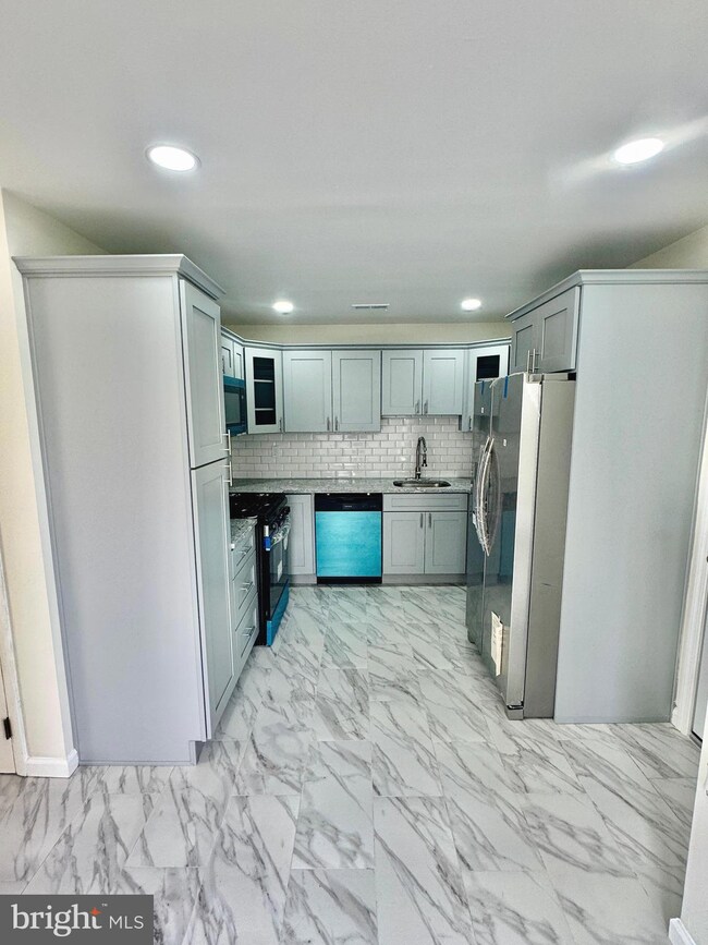 17 Spyglass Ct, East Windsor, NJ 08520 - photo 4