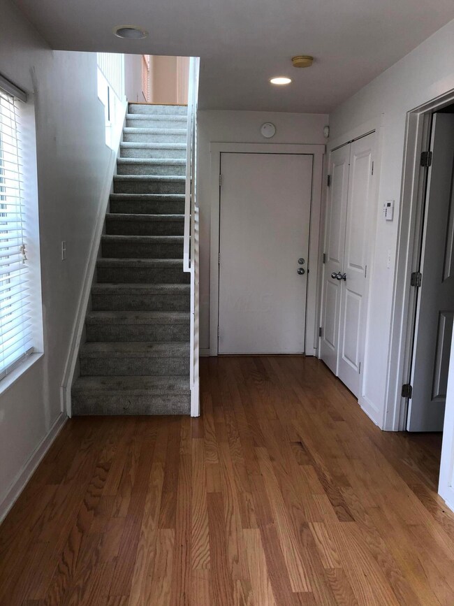 1027 S Wall St unit 1027, Columbus, OH 43206 - photo 7