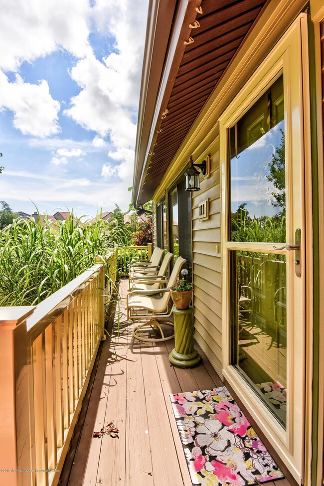 002_Porch