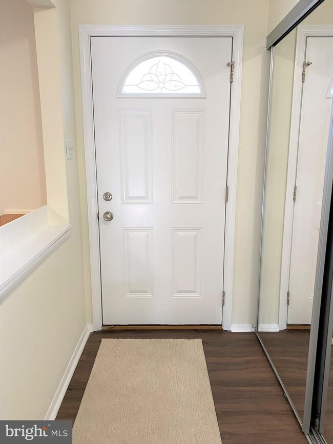 8301 Bark Tree Ct, Springfield, VA 22153 - photo 2