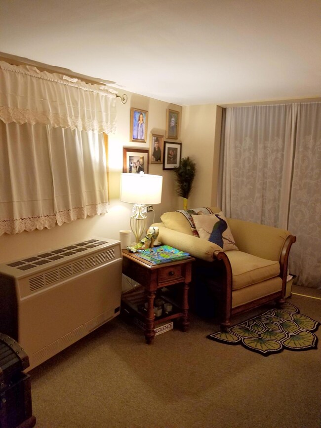 LIVINGROOM