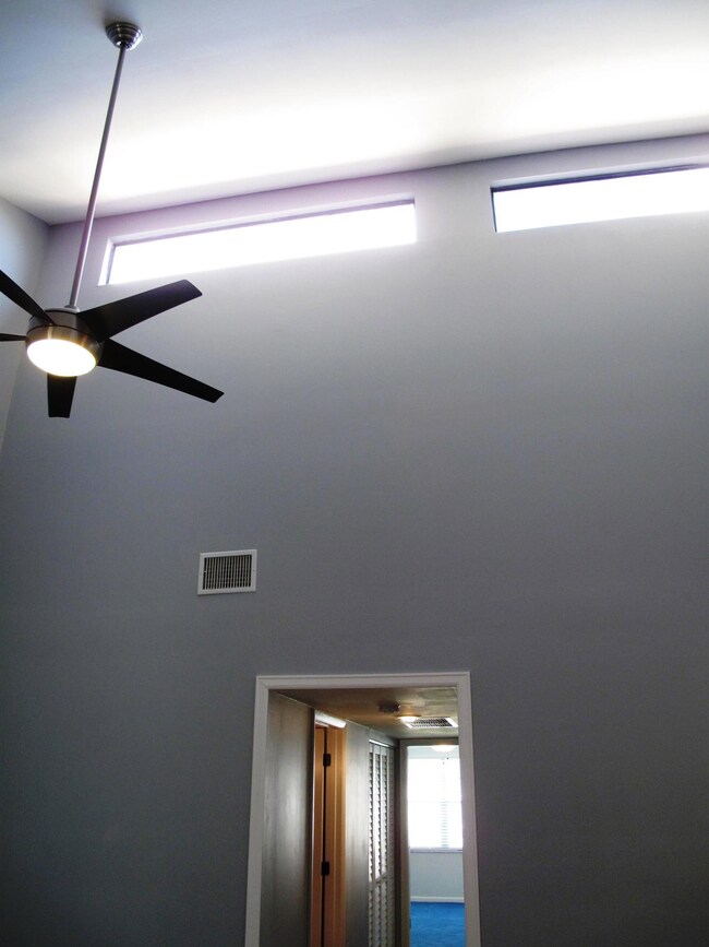 Screen enclosed Patio (3)