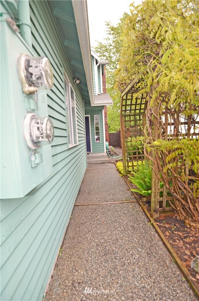 125 105th St SW, Everett, WA 98204 - photo 2