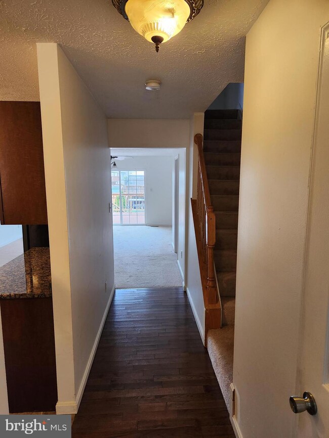 643 Nollmeyer Rd, Middle River, MD 21220 - photo 5