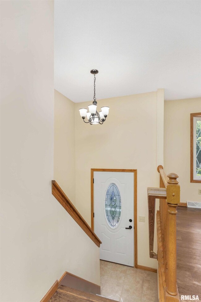 4718 N Sturdevant St, Davenport, IA 52806 - photo 3