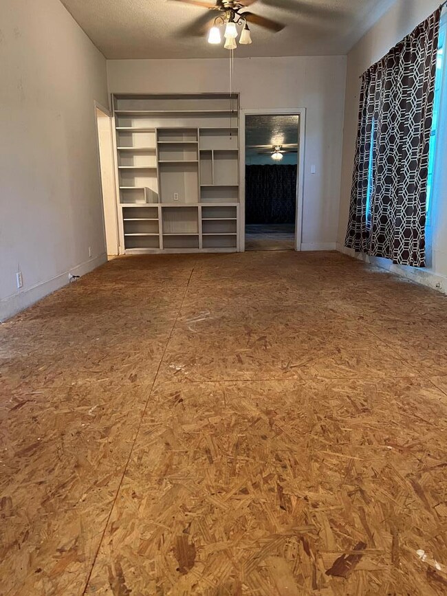 2508 8th St, Bay City, TX 77414 - photo 6