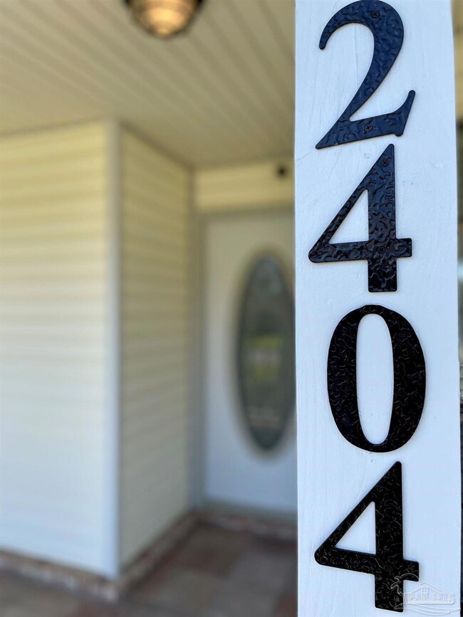 2404 Jewell Lee Ln, Pensacola, FL 32526 - photo 3