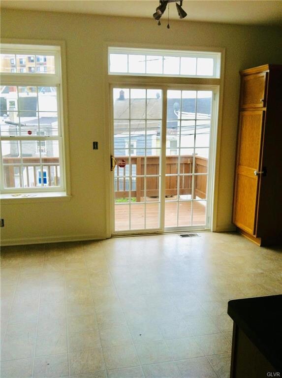 830 W Walnut St unit 14, Allentown, PA 18102 - photo 3