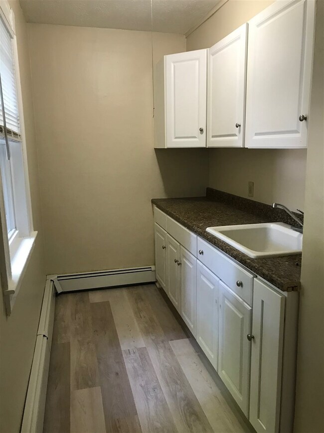 246 Main St unit 2, Manchester, NH 03102 - photo 5