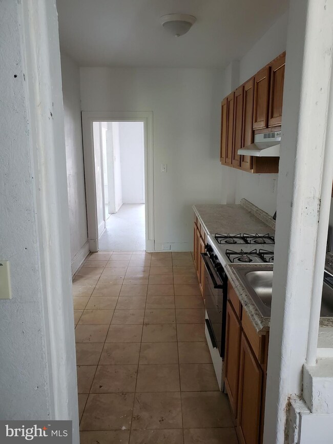 702 Mccabe Ave, Baltimore, MD 21212 - photo 3