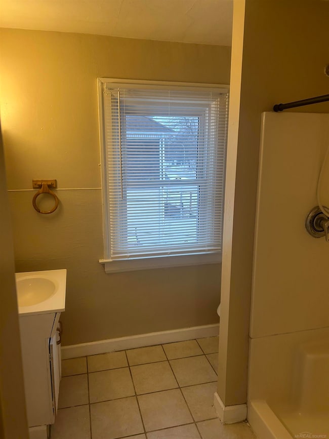 246 N Ave Unit 2 St, Mount Clemens, MI 48043 - photo 5