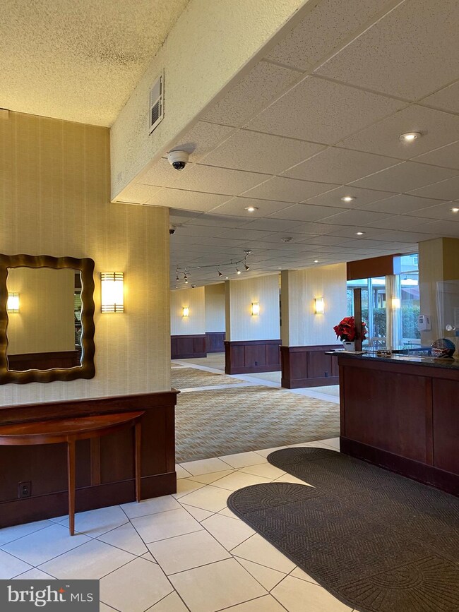 Radnor House unit 903, Bryn Mawr, PA 19010 - photo 3