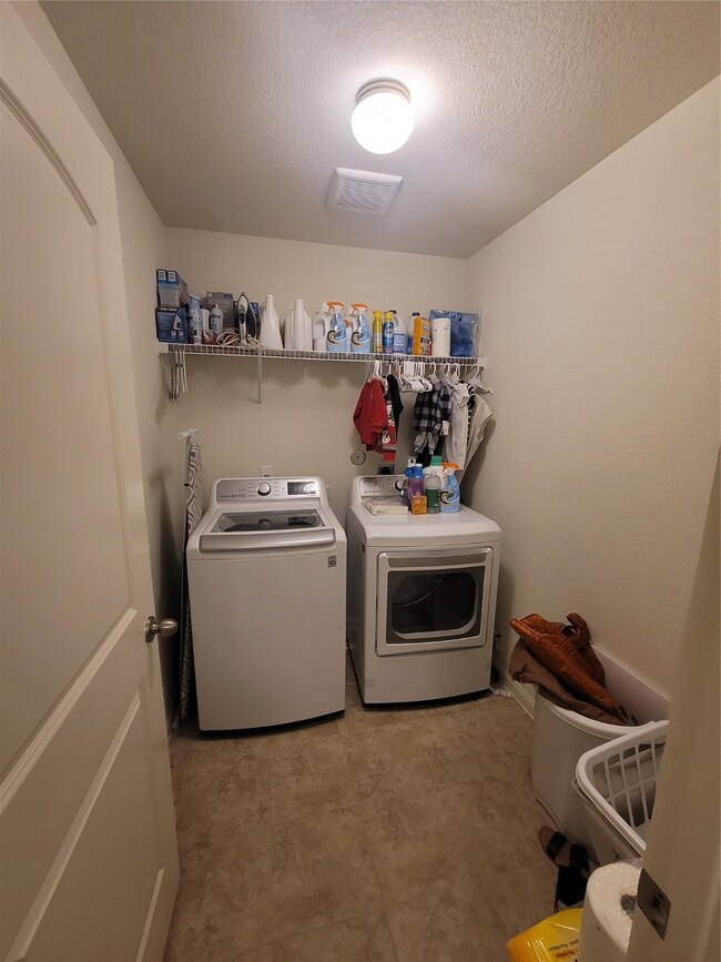 11006 Victoria Oak Bend Dr, Humble, TX 77396 - photo 5