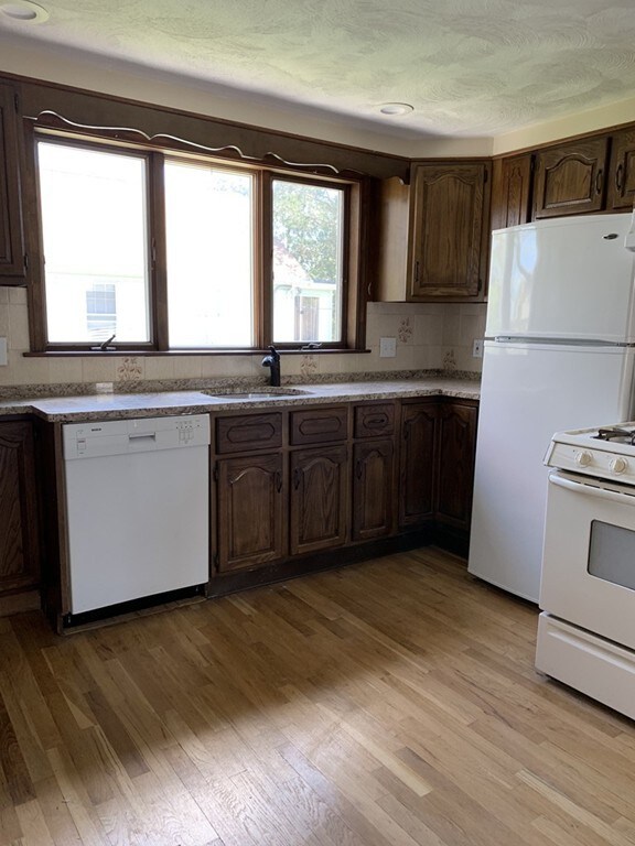 86 Golden Ave unit 2, Medford, MA 02155 - photo 4