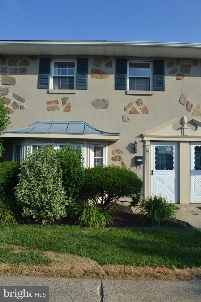 25 Delancy Ct, North Wales, PA 19454 - photo 2