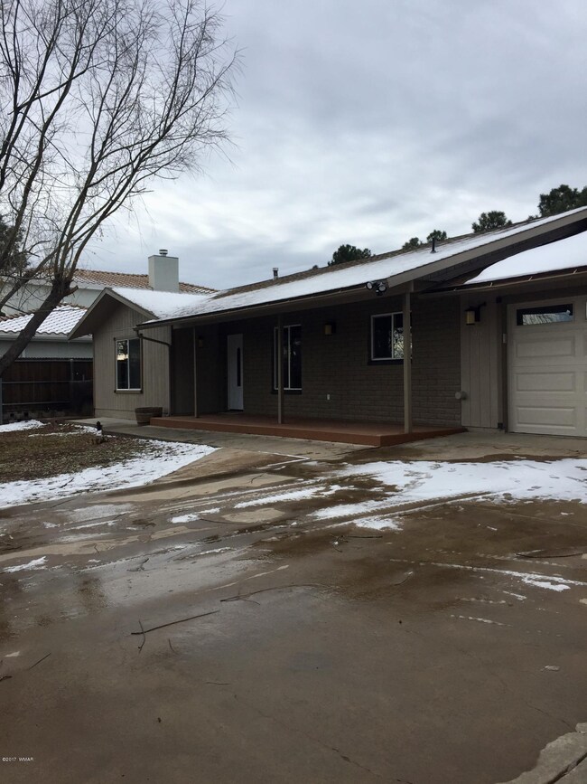 340 S 5th Place, Show Low, AZ 85901 - photo 5