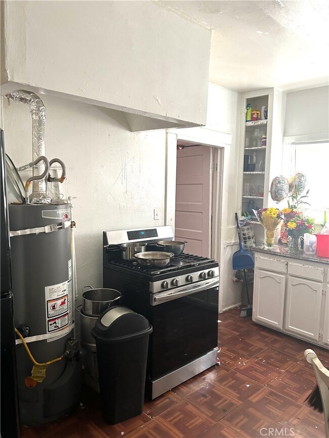 146 E 45th St, Los Angeles, CA 90011 - photo 3