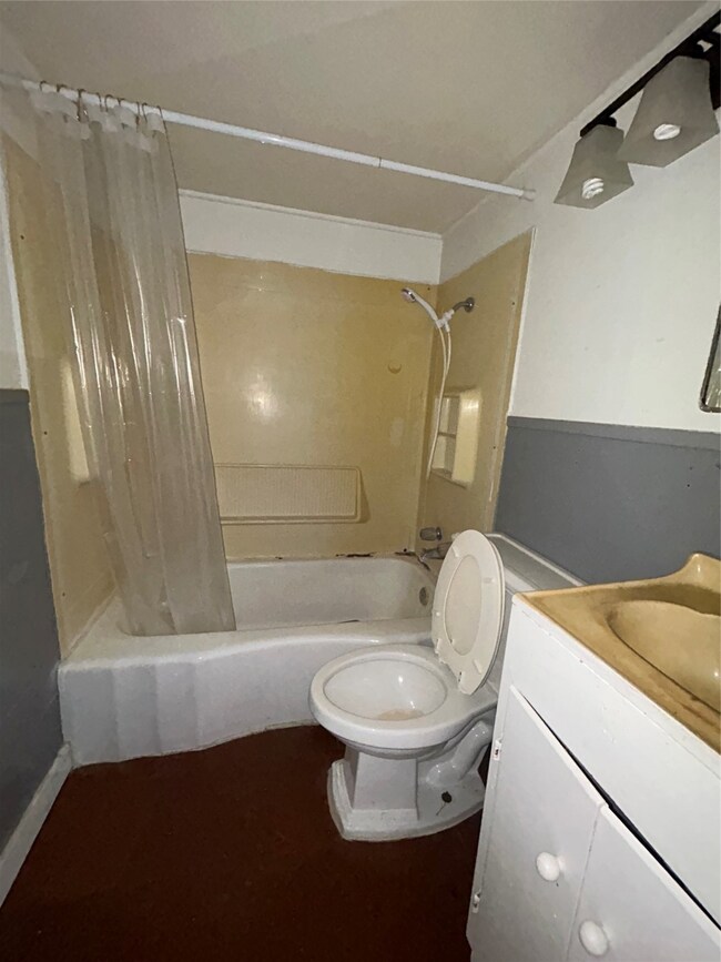 1901 N Avenue G, Freeport, TX 77541 - photo 7