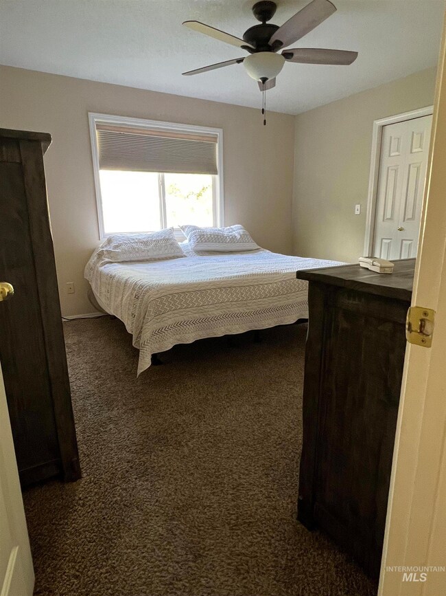 906 W Georgia Ave, Nampa, ID 83686 - photo 6