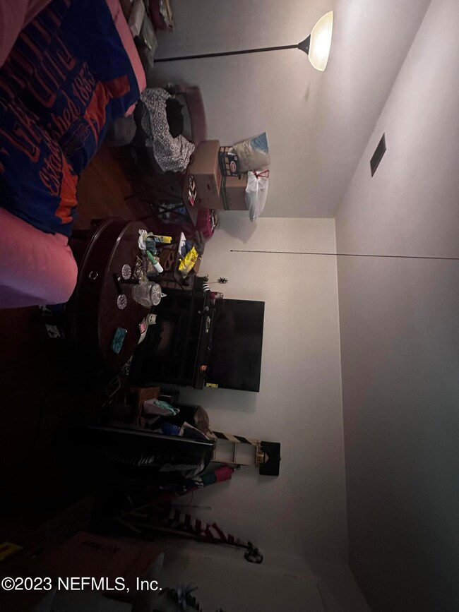 1317 Pine Grove Ct, Jacksonville, FL 32205 - photo 4