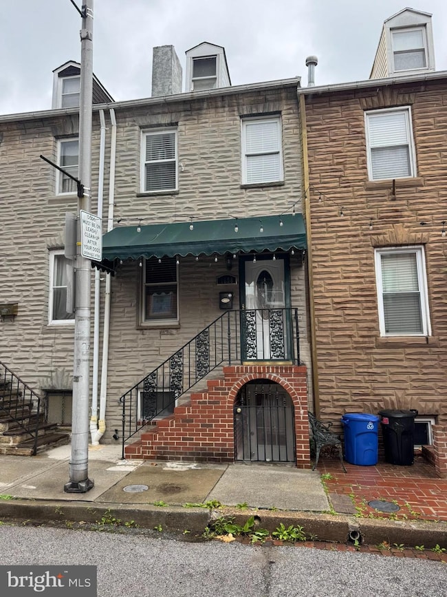 1008 Stiles St, Baltimore, MD 21202 - photo 2