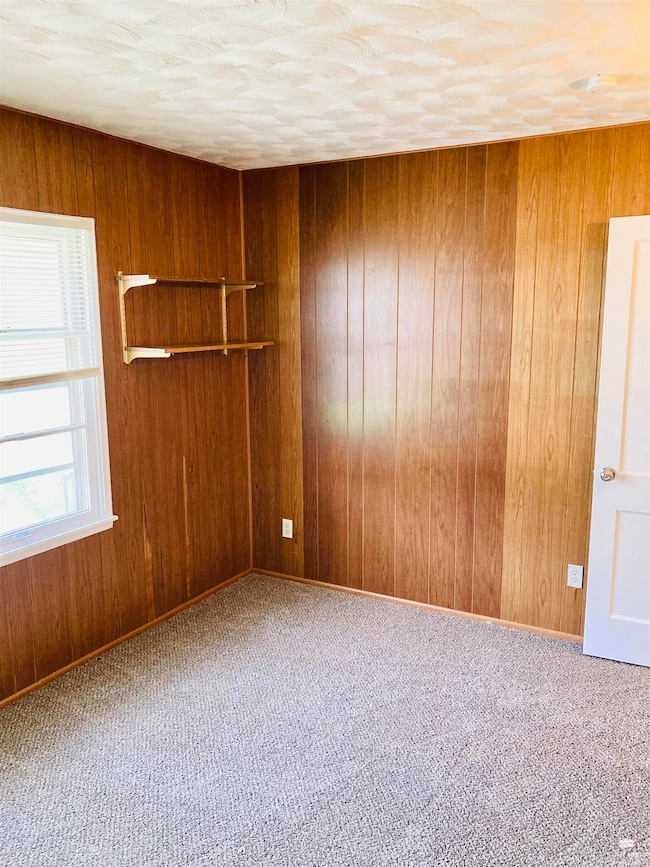 705 N Eisenhower Dr, Junction City, KS 66441 - photo 6