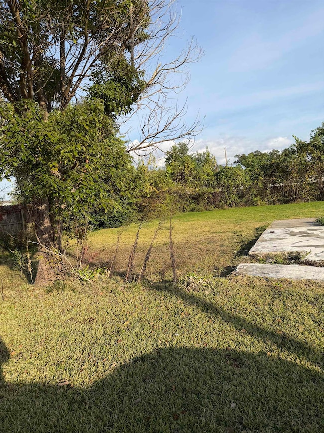 221 Pontiff St, Houma, LA 70363 - photo 2