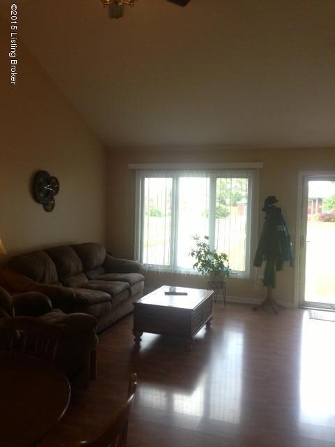 214 Harrison Cir, Mount Washington, KY 40047 - photo 5