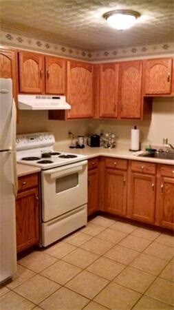 5300 N Main St unit 12, Fall River, MA 02720 - photo 3