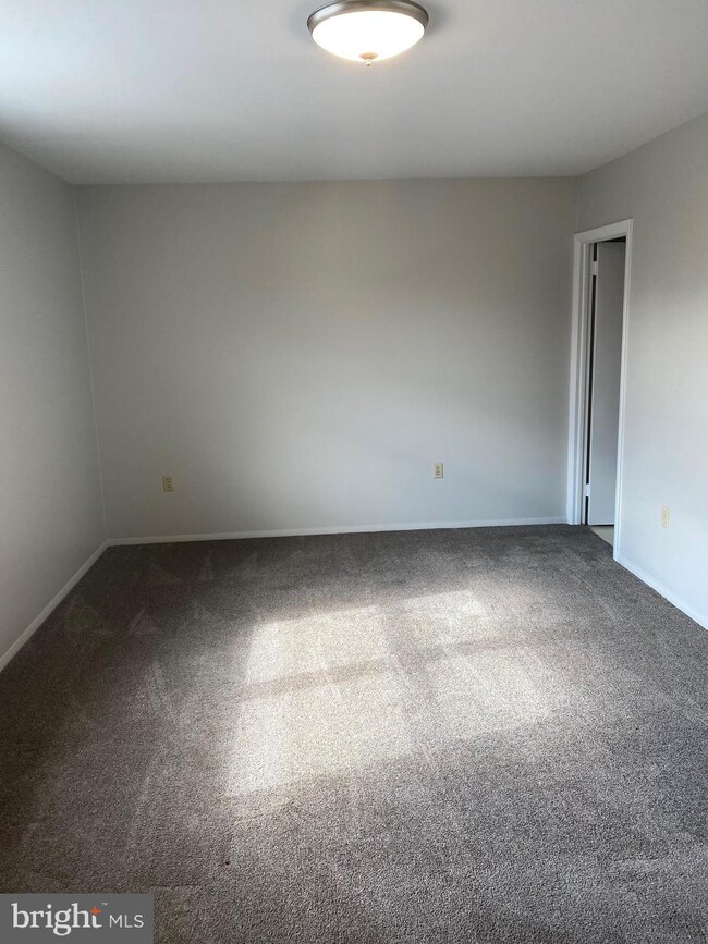 962 E Maple St, Palmyra, PA 17078 - photo 6