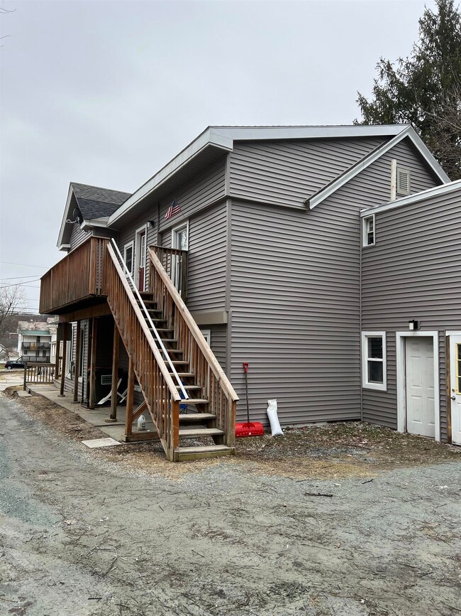 38 Pine St, Rutland, VT 05701 - photo 4