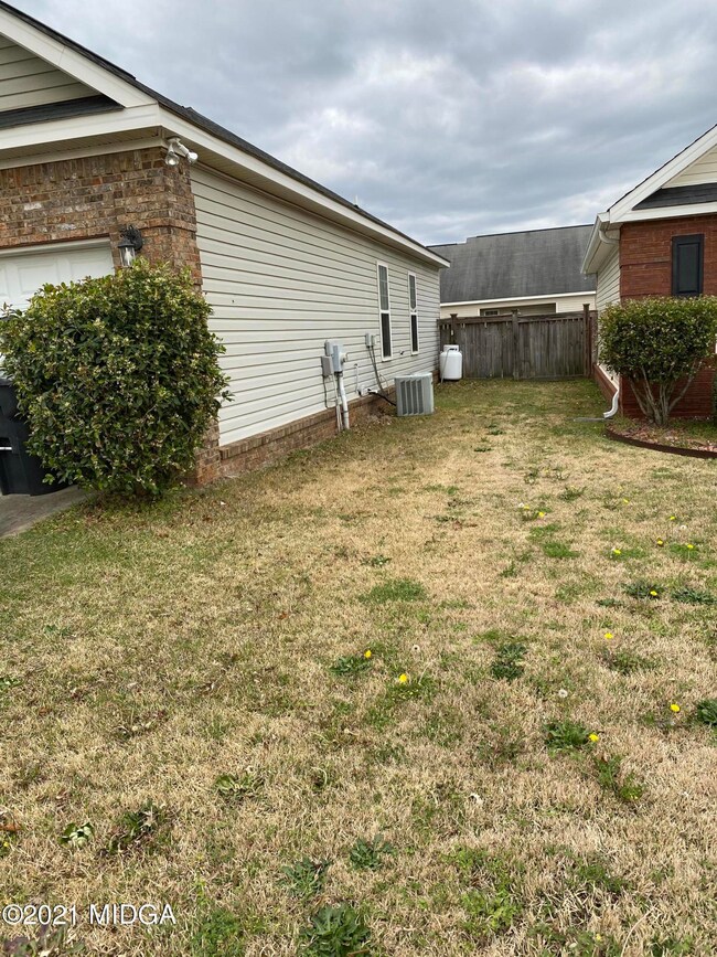 301 Manchester Ln, Byron, GA 31008 - photo 4