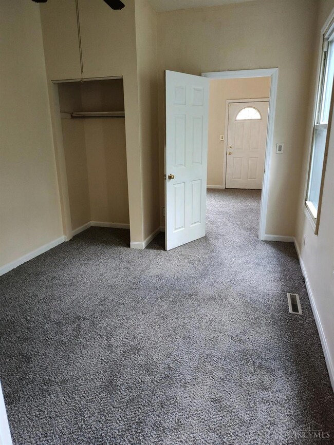 215 W 69th St, Cincinnati, OH 45216 - photo 4