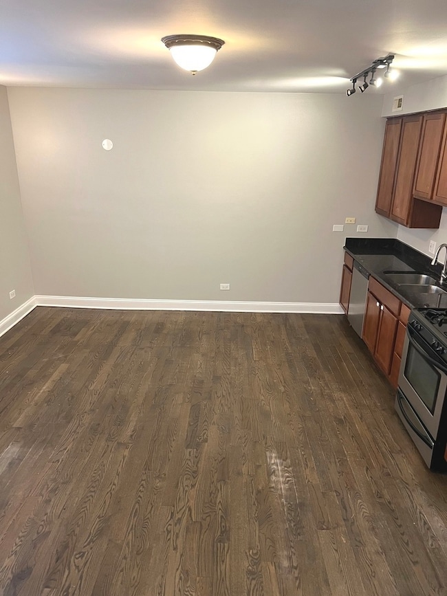 2254 W Arthur Ave unit 1051A, Chicago, IL 60645 - photo 5