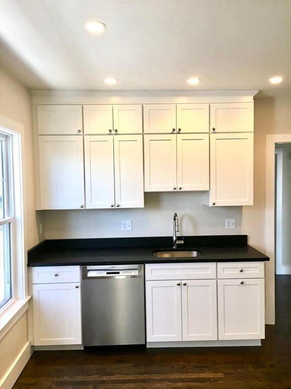 28 S Munroe Terrace unit 1, Boston, MA 02122 - photo 5